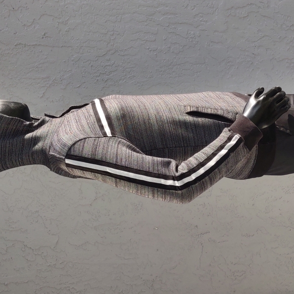 SIX LINCOLN New York Men's Cotton/Polyester Blend (3) Button Pull Over Hoodie - Picture 5 of 17